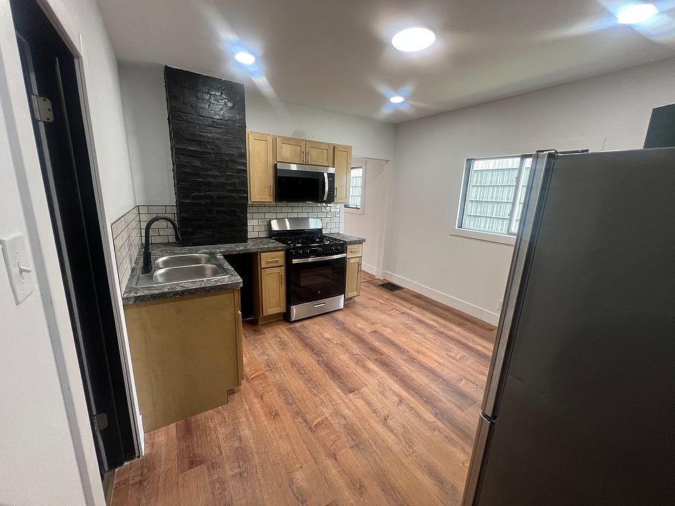 1st image of 106 Pomona Pl Unit 1