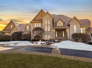 6240 Pine Tree Dr, Long Grove, IL 60047