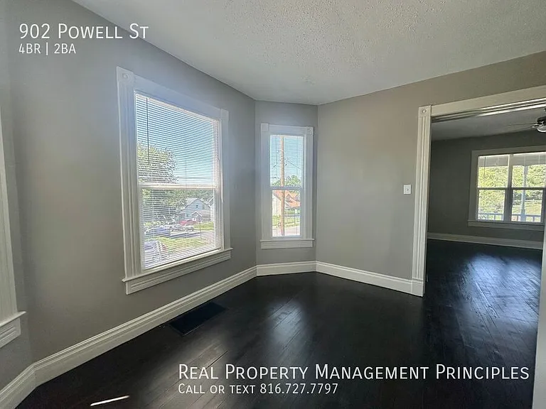 902 Powell St — Photo 8