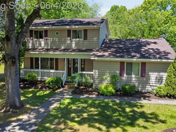 688 Bald Eagle Lake Rd, Ortonville, MI 48462