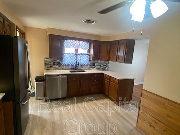 3rd image of 61 Dennis Ln