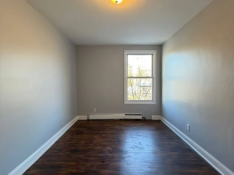 138-140 Clinton Ave #2F — Photo 7