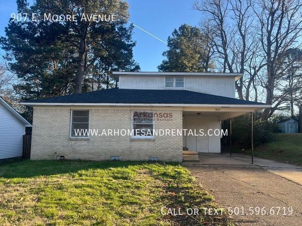 907 E Moore Ave