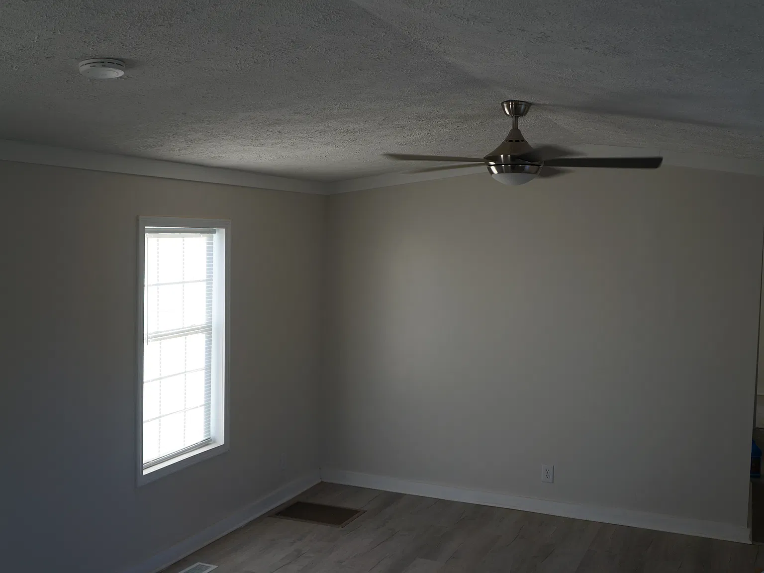 3 bed, 1064 sqft, $1,350 — Photo 3