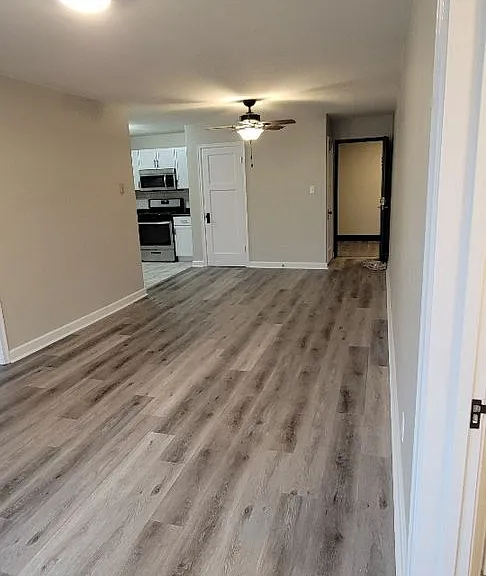 4932 S Packard Ave — Photo 6