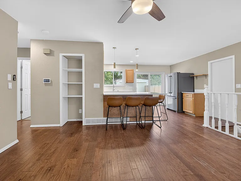 19054 W 61st Pl — Photo 6