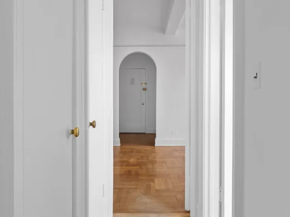 179 East 79th Street image 10 of 24