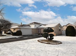 302 Wheatfield Rd, Matteson, IL 60443