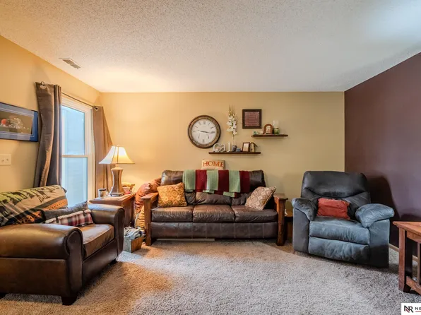 508 NW 17th Cir, Lincoln, NE 68528
