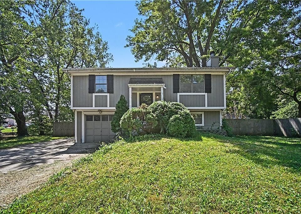 1st image of 9675 W 61st St