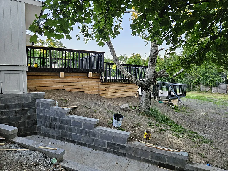 212 Joslen Blvd — Photo 4