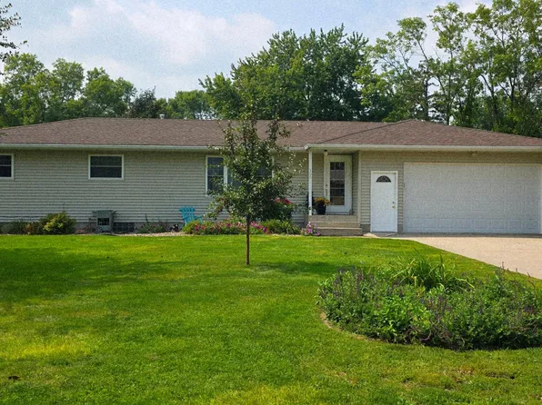 100 W 4th St S, Cottonwood, MN 56229