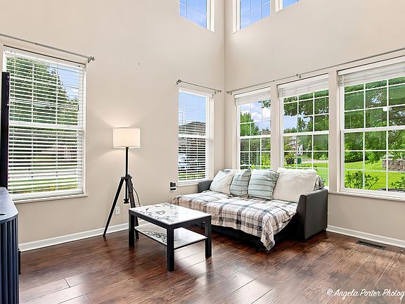 4th image of 430 S Jade Ln