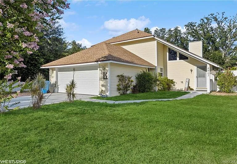 4907 Country Aire Ln — Photo 1