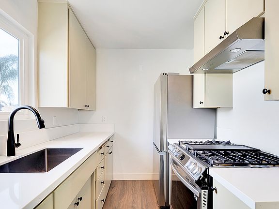 5th image of 2239 Harwood St APT 3