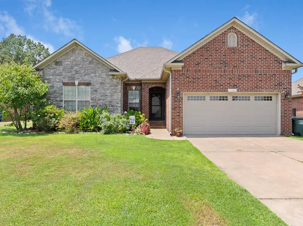 1025 Champions Dr, Conway, AR 72034