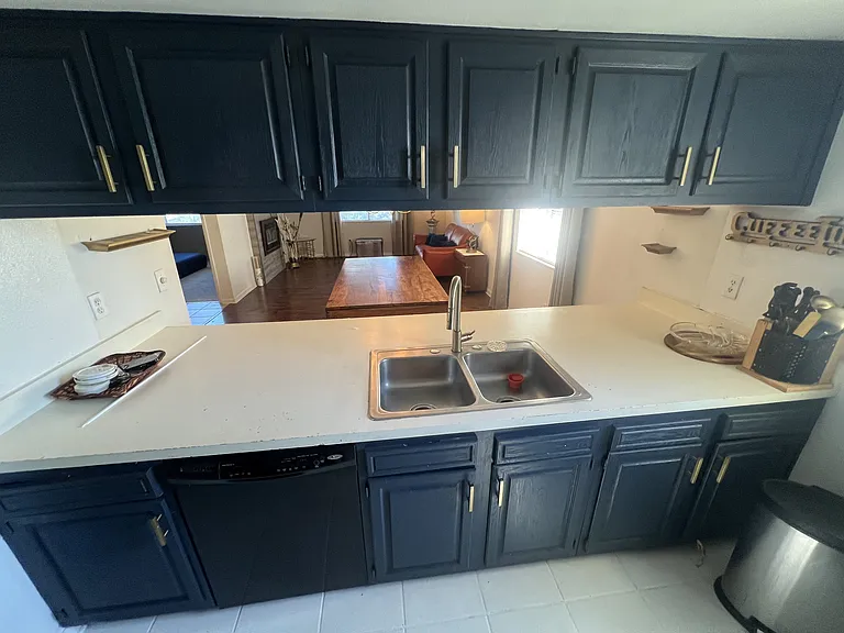 136 Country Club Dr #D — Photo 3