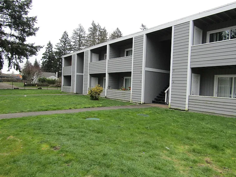 Grand Cedars — Photo 1