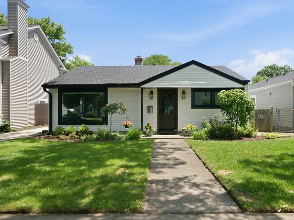 905 N Douglas Ave, Arlington Heights, IL 60004