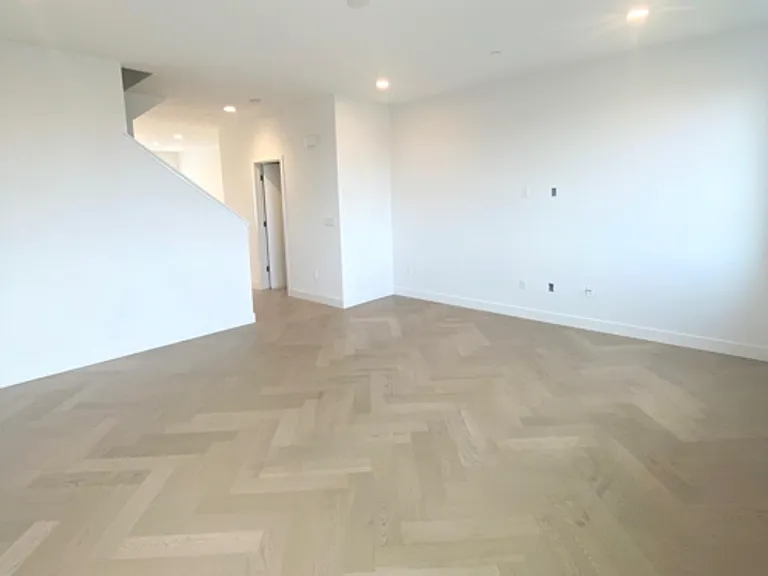 1317 Pullman Way — Photo 13