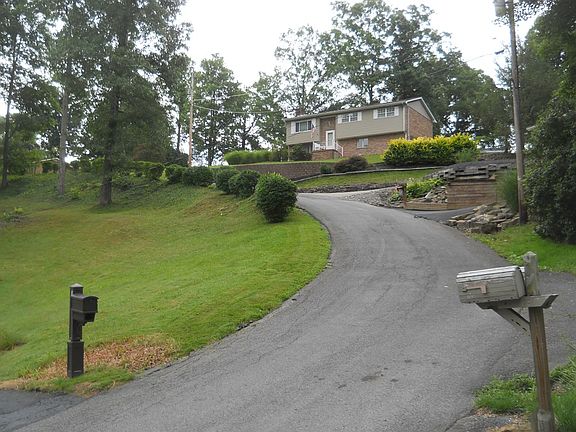 3rd image of 125 Munson Dr