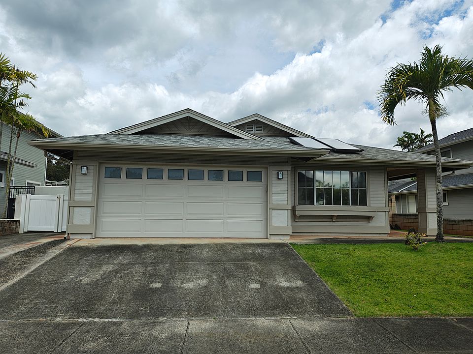 Nice single family home in Mililani Mauka, 2 parking inside garage, and able to fit 3 cars in the driveway.