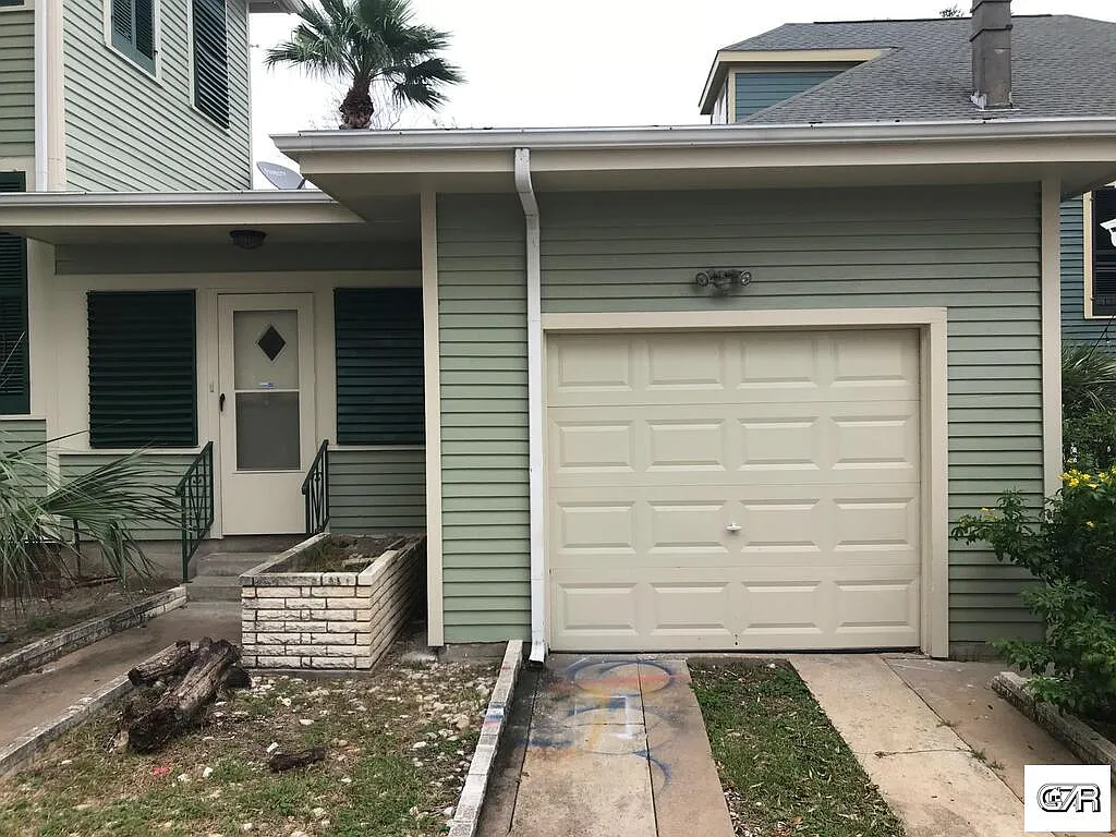 *Single Family Rental — Photo 3