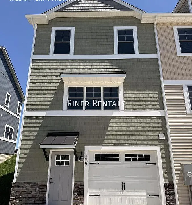 1327 Derby Dr