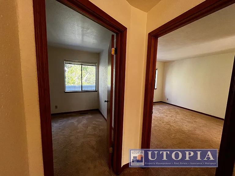 2726 Hampton Ln — Photo 35