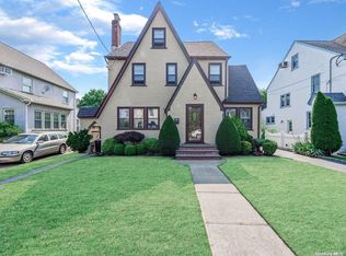 86 Marlborough Rd, West Hempstead, NY 11552