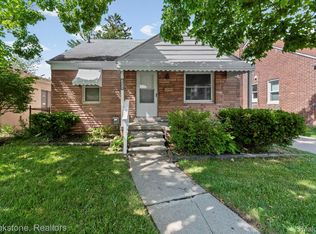 18099 Rosetta Ave, Eastpointe, MI 48021