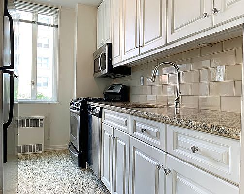 5th image of 401 E 80th St APT 14F