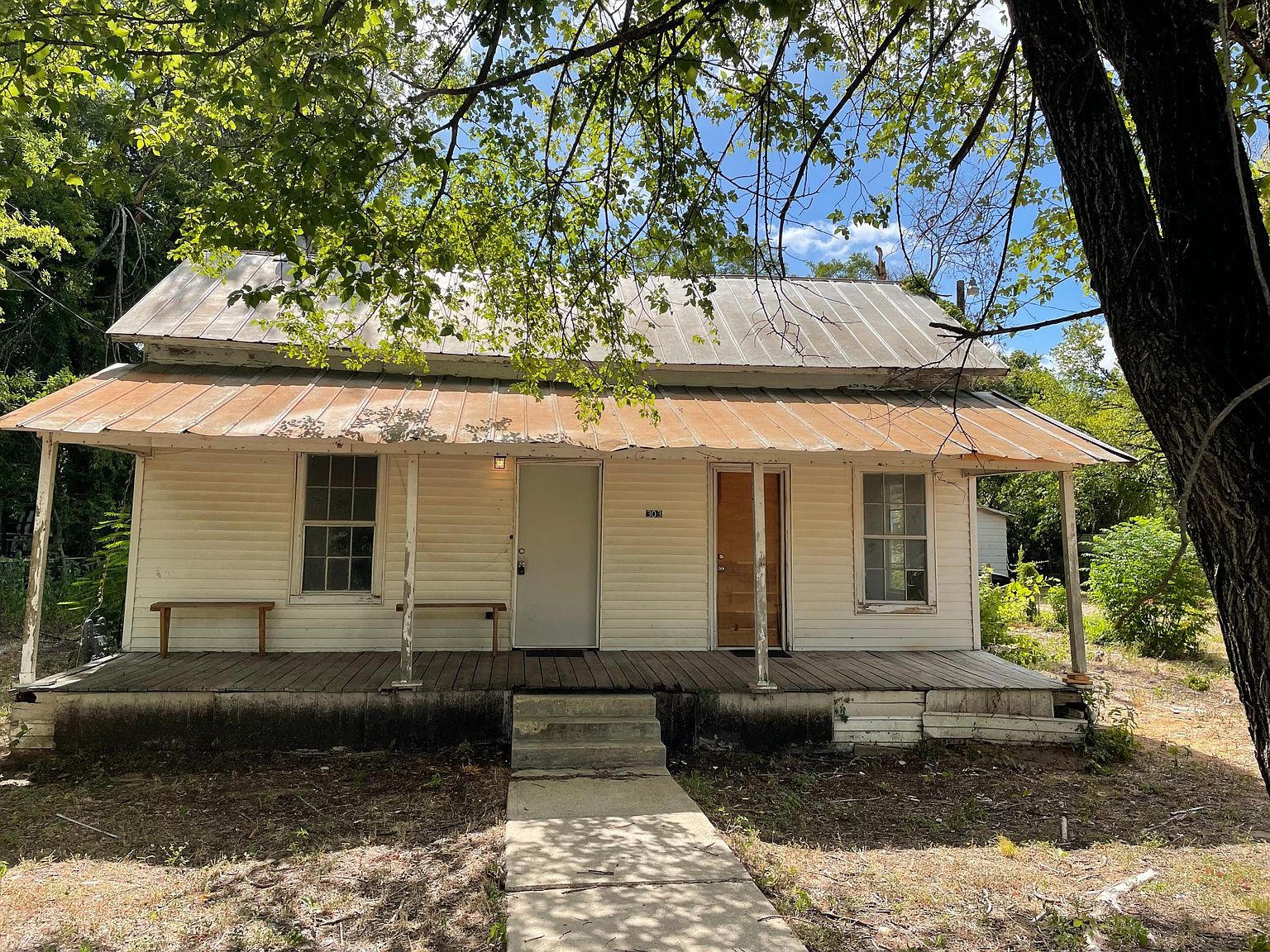 303 N Rusk Ave, Cameron, TX 76520 | Zillow