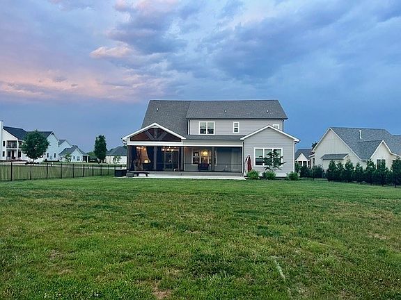 3rd image of 217 Twin Creeks Dr