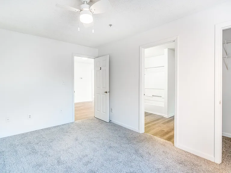 Reynolds Place Apartments — Photo 34