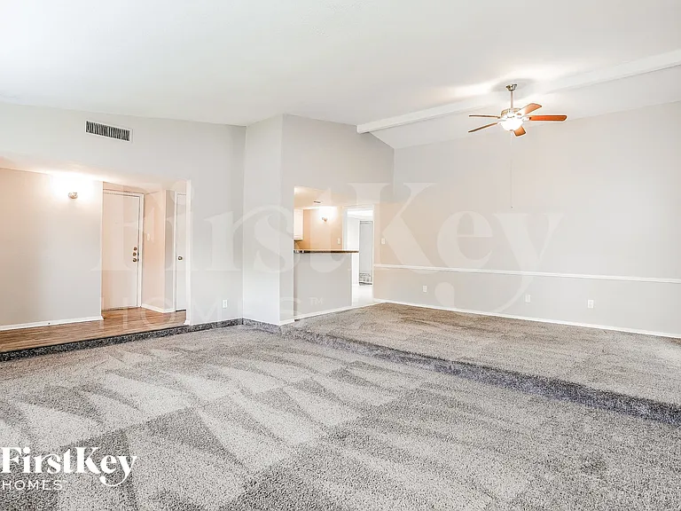 16939 Macleish Dr — Photo 3