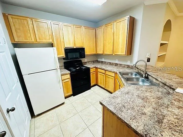10106 Courtney Oaks Cir #104 — Photo 3