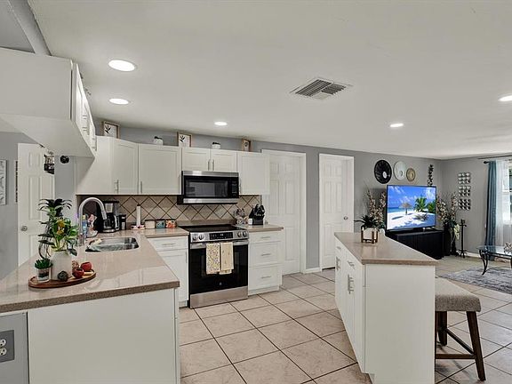 4th image of 5609 Quist Dr