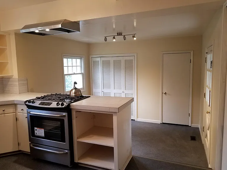 678 Normal Ave — Photo 8