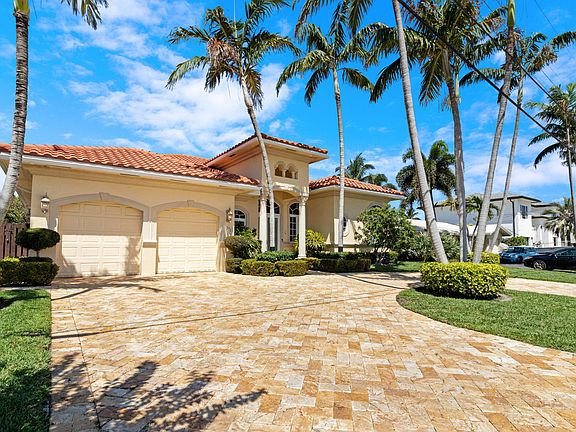 3rd image of 371 SE 15th Avenue