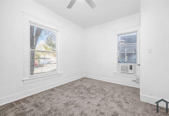 4th image of 526 W Munson St APT 2