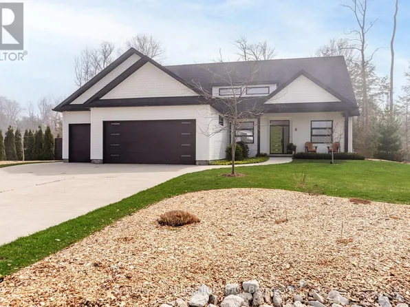 8 Sunset Pl, Huron Kinloss, ON N0G 2R0