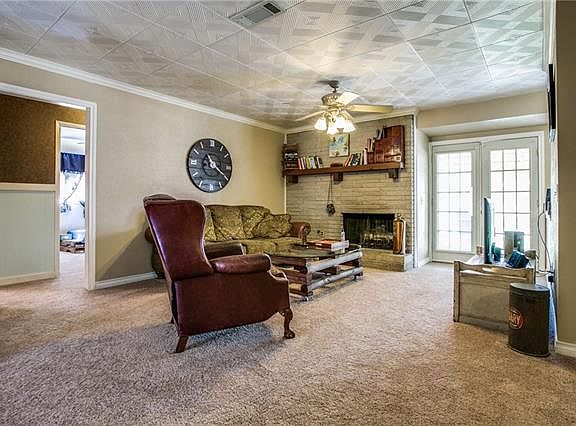 4th image of 3005 Lambert Dr