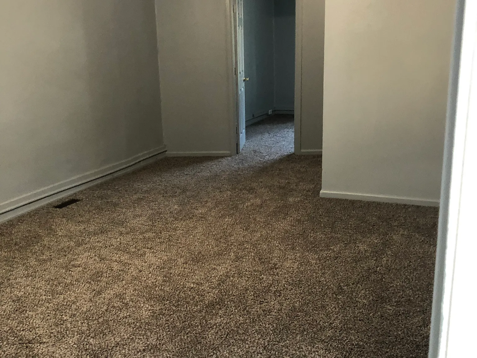 2 bed, 1200 sqft, $1,200 — Photo 4
