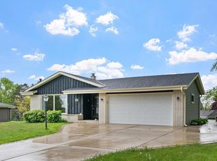 1913 17th Ave, Grafton, WI 53024