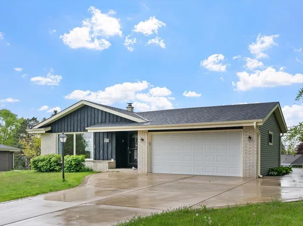 1913 17th AVENUE, Grafton, WI 53024