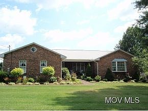 1st image of 206 Pebble Dr