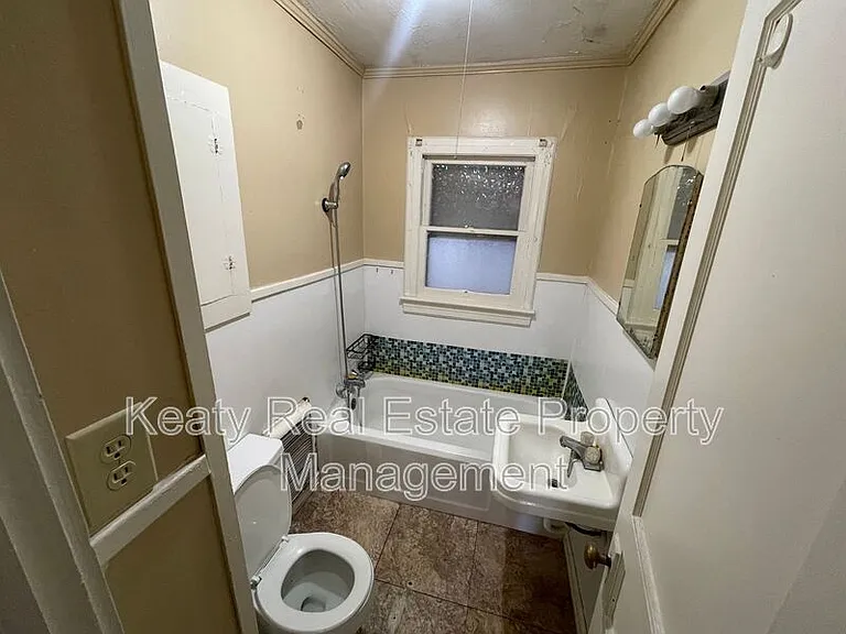 409 Silkwood St — Photo 5