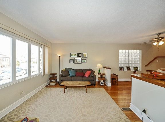 3rd image of 2721 N 76th Ct
