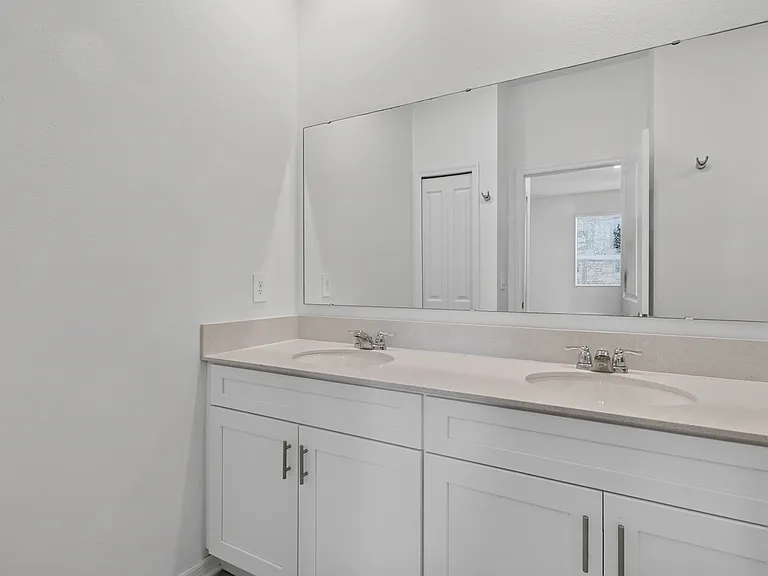 680 Grove St — Photo 11